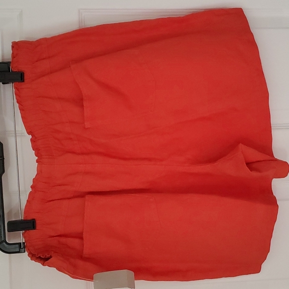 Red Linen Classic Shorts with Details, Size L - Picture 7 of 7